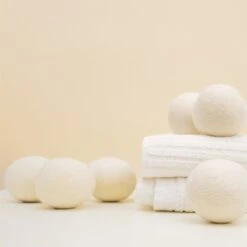 Apeiron Drogerballen - Droogballen - 6 XL Wasbollen - Droger - Duurzaam - Wasmachine - Wasverzachter - Energie Besparen - Zero Waste - Schapenvacht - Wol 24 Apeiron Drogerballen - Droogballen - 6 XL Wasbollen - Droger - Duurzaam - Wasmachine - Wasverzachter - Energie Besparen - Zero Waste - Schapenvacht - Wol -Schone Winkel 1200x1200 793