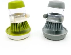 In Round Afwasborstel Met Zeepdispenser / Zeepreservoir – Inclusief Houder – Grijs – Afwas Borstel – Zeep Handborstel – Doseerpomp – Afwasmiddel Dispenser – Navulbaar -Schone Winkel 1200x935 1