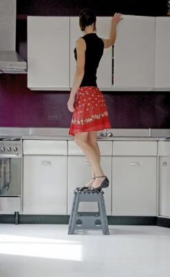 PUHLMANN - Inklapbare Kruk, JAMES, Plastic, Grijs, 40 Cm Hoog, Max 90 Kilo 10 PUHLMANN - Inklapbare Kruk, JAMES, Plastic, Grijs, 40 Cm Hoog, Max 90 Kilo -Schone Winkel 738x1200 1