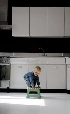 PUHLMANN - Inklapbare Kruk, JAMES, Plastic, Groen, 22 Cm Hoog, Max 100kilo 15 PUHLMANN - Inklapbare Kruk, JAMES, Plastic, Groen, 22 Cm Hoog, Max 100kilo -Schone Winkel 744x1200