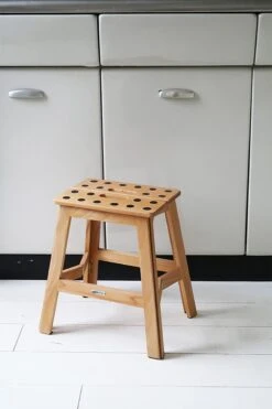 PUHLMANN - Inklapbare Kruk, JAMES, Hout, 41 Cm Hoog, Max 150 Kilo -Schone Winkel 800x1200 4